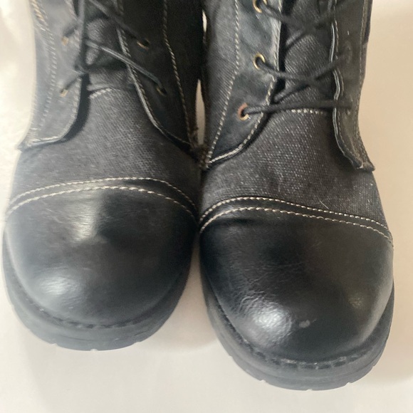 Boots - Picture 14 of 15